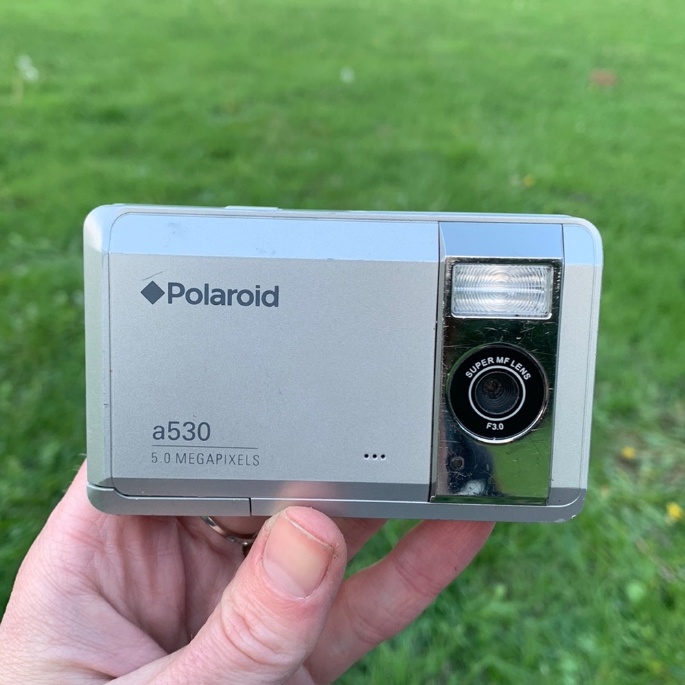 Retro Polaroid a350 5.0 megapixels silver digital camera super MF Lens F3.0